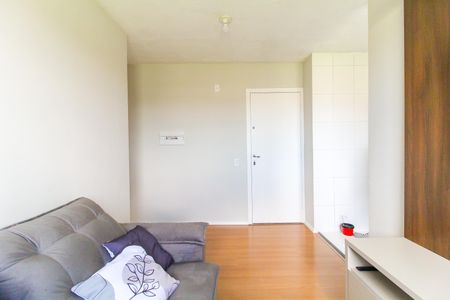 Sala de apartamento para alugar com 2 quartos, 41m² em Jardim das Oliveiras, Itaquaquecetuba
