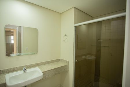 Apartamento para alugar com 68m², 2 quartos e 1 vaga Apartamento para alugar com 68m², 2 quartos e 1 vagaBANHEIRO DA SUÍTE