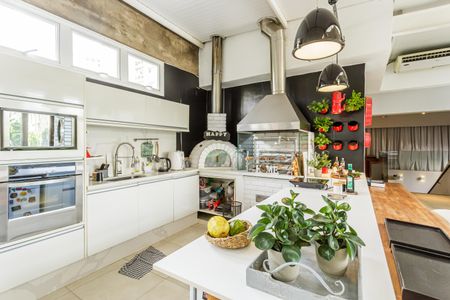 Casa à venda com 290m², 7 quartos e 7 vagasCozinha