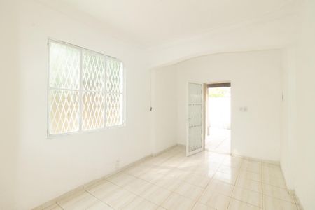 Casa para alugar com 8m², 2 quartos e 3 vagas Casa para alugar com 8m², 2 quartos e 3 vagasSala