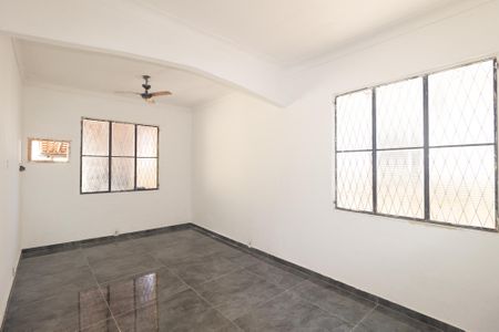 Casa para alugar com 150m², 2 quartos e 2 vagasQuarto 1