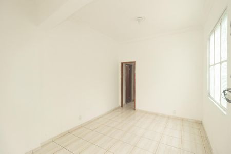 Casa para alugar com 8m², 2 quartos e 3 vagas Casa para alugar com 8m², 2 quartos e 3 vagasSala