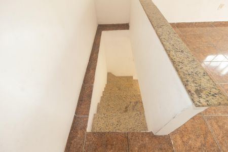 Casa para alugar com 8m², 2 quartos e 3 vagas Casa para alugar com 8m², 2 quartos e 3 vagasEscada