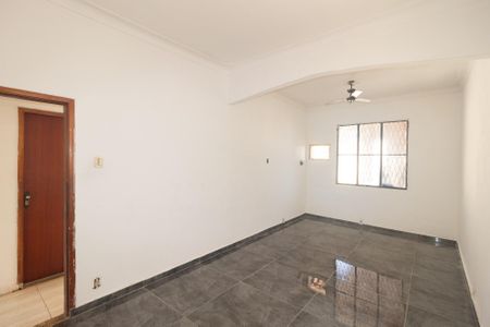 Casa para alugar com 150m², 2 quartos e 2 vagasQuarto 1