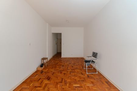 Studio à venda com 33m², 1 quarto e sem vaga Studio à venda com 33m², 1 quarto e sem vagaKitnet
