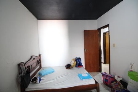 Casa de condomínio à venda com 250m², 4 quartos e 3 vagasQuarto 2