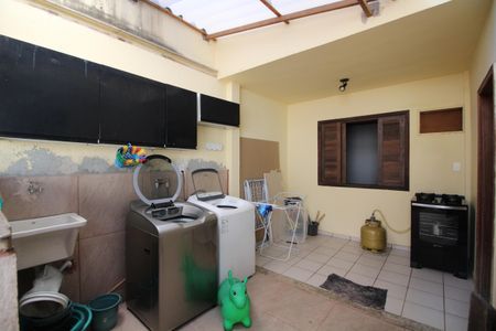 Casa de condomínio à venda com 250m², 4 quartos e 3 vagasÁrea de Serviço