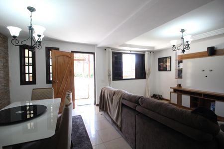 Sala de casa de condomínio para alugar com 4 quartos, 250m² em Taquara, Rio de Janeiro