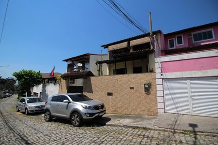 Casa de condomínio à venda com 250m², 4 quartos e 3 vagasFachada