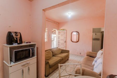 Sala de casa à venda com 4 quartos, 100m² em Fernão Dias, Belo Horizonte