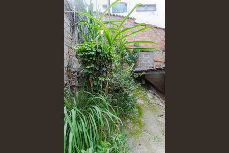 Casa à venda com 100m², 4 quartos e 1 vaga Casa à venda com 100m², 4 quartos e 1 vagaQuintal