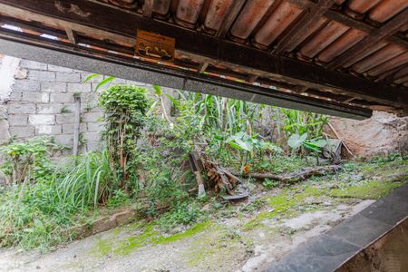 Casa à venda com 100m², 4 quartos e 1 vaga Casa à venda com 100m², 4 quartos e 1 vagaQuintal