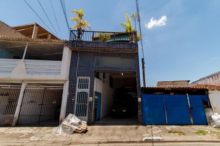 Casa à venda com 425m², 3 quartos e 15 vagas Casa à venda com 425m², 3 quartos e 15 vagasFachada