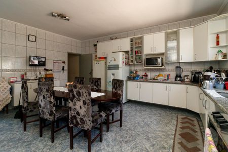 Casa à venda com 425m², 3 quartos e 15 vagas Casa à venda com 425m², 3 quartos e 15 vagasCozinha