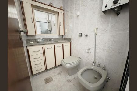 Apartamento à venda com 106m², 3 quartos e 2 vagas Apartamento à venda com 106m², 3 quartos e 2 vagasBanheiro da Suíte