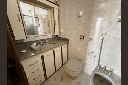 Apartamento à venda com 106m², 3 quartos e 2 vagas Apartamento à venda com 106m², 3 quartos e 2 vagasBanheiro da Suíte