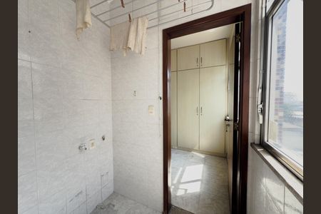 Apartamento à venda com 106m², 3 quartos e 2 vagas Apartamento à venda com 106m², 3 quartos e 2 vagasÁrea de Serviço