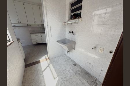 Apartamento à venda com 106m², 3 quartos e 2 vagas Apartamento à venda com 106m², 3 quartos e 2 vagasÁrea de Serviço