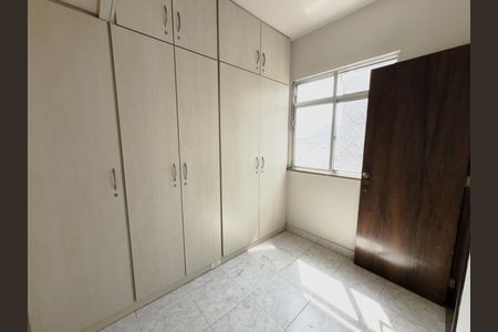 Apartamento à venda com 106m², 3 quartos e 2 vagas Apartamento à venda com 106m², 3 quartos e 2 vagasQuarto de Serviço