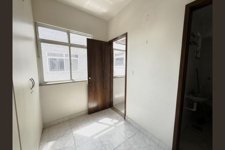 Apartamento à venda com 106m², 3 quartos e 2 vagas Apartamento à venda com 106m², 3 quartos e 2 vagasQuarto de Serviço