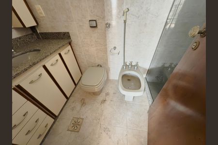 Apartamento à venda com 106m², 3 quartos e 2 vagas Apartamento à venda com 106m², 3 quartos e 2 vagasBanheiro da Suíte