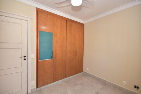 Apartamento à venda com 114m², 4 quartos e 2 vagasQuarto 2