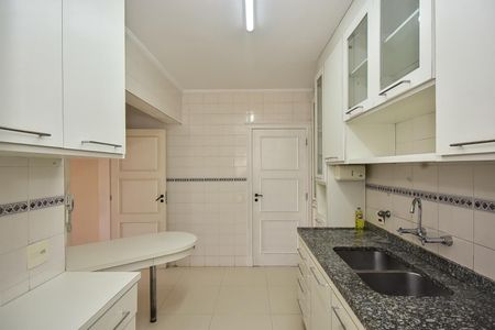 Apartamento à venda com 114m², 4 quartos e 2 vagasCozinha