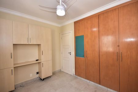 Apartamento à venda com 114m², 4 quartos e 2 vagasQuarto 2