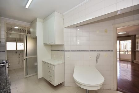 Apartamento à venda com 114m², 4 quartos e 2 vagasCozinha