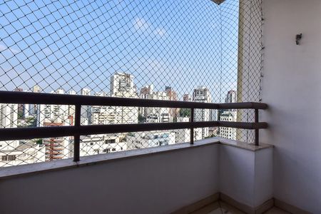 Apartamento à venda com 114m², 4 quartos e 2 vagasVaranda