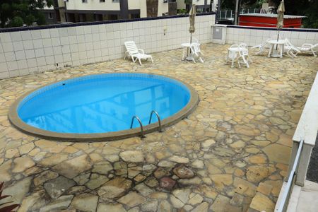 Apartamento para alugar com 65m², 2 quartos e 1 vagaÁrea comum - Piscina