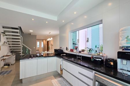 Casa à venda com 150m², 3 quartos e 2 vagas Casa à venda com 150m², 3 quartos e 2 vagasCozinha