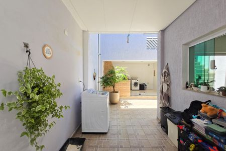 Casa à venda com 150m², 3 quartos e 2 vagas Casa à venda com 150m², 3 quartos e 2 vagasQuintal