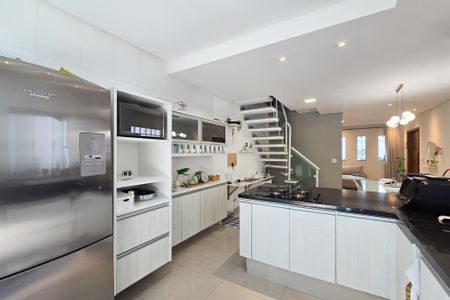 Casa à venda com 150m², 3 quartos e 2 vagas Casa à venda com 150m², 3 quartos e 2 vagasSala de Jantar