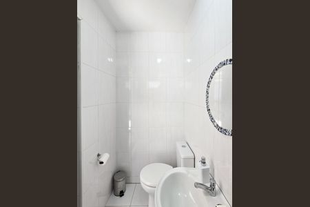 Casa à venda com 150m², 3 quartos e 2 vagas Casa à venda com 150m², 3 quartos e 2 vagasBanheiro de serviço