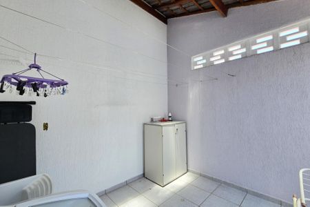 Casa à venda com 150m², 3 quartos e 2 vagas Casa à venda com 150m², 3 quartos e 2 vagasÁrea de Serviço