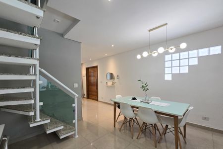 Casa à venda com 150m², 3 quartos e 2 vagas Casa à venda com 150m², 3 quartos e 2 vagasSala de Jantar