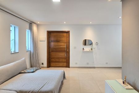 Casa à venda com 150m², 3 quartos e 2 vagas Casa à venda com 150m², 3 quartos e 2 vagasSala