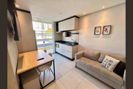 Sala e cozinha  de kitnet/studio para alugar com 1 quarto, 38m² em Vila Augusta, Guarulhos