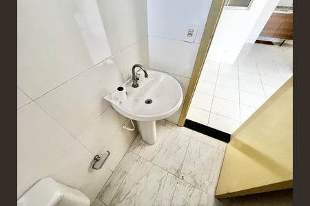 Casa de condomínio para alugar com 50m², 2 quartos e sem vagaBanheiro