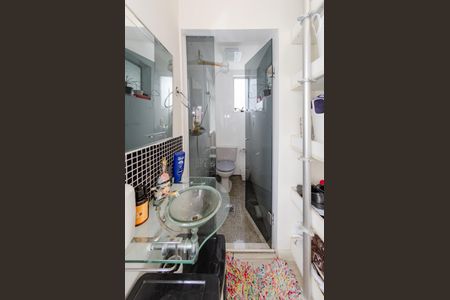 Apartamento à venda com 70m², 2 quartos e 2 vagas Apartamento à venda com 70m², 2 quartos e 2 vagasBanheiro suíte