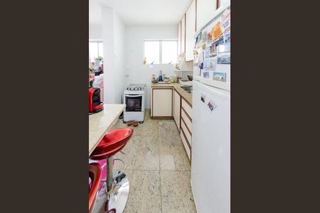 Apartamento à venda com 70m², 2 quartos e 2 vagas Apartamento à venda com 70m², 2 quartos e 2 vagasCozinha