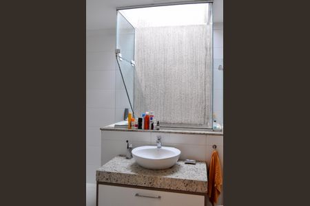 Casa de condomínio à venda com 150m², 3 quartos e 2 vagas