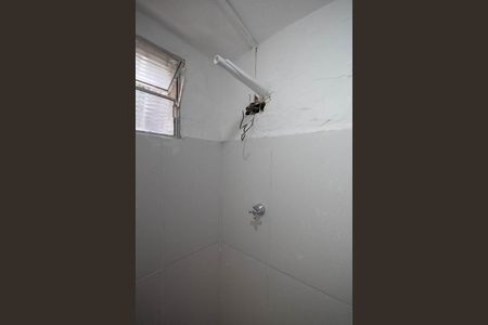 Banheiro  de casa para alugar com 1 quarto, 21m² em Parque Edu Chaves, São Paulo