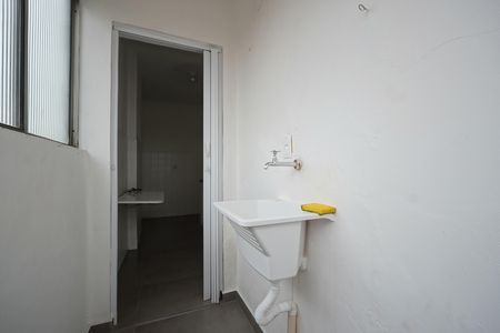 Apartamento para alugar com 69m², 2 quartos e 1 vagaÁrea de Serviço