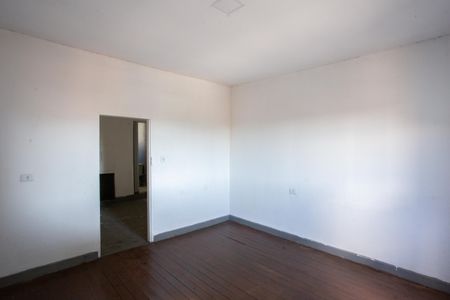 Casa à venda com 250m², 2 quartos e sem vaga Casa à venda com 250m², 2 quartos e sem vagaQUARTO