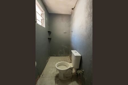Casa à venda com 250m², 2 quartos e sem vaga Casa à venda com 250m², 2 quartos e sem vagaBANHEIRO