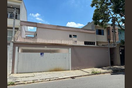 Casa à venda com 264m², 3 quartos e 4 vagasFachada 
