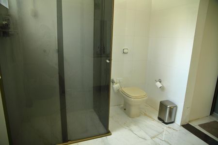 Casa à venda com 264m², 3 quartos e 4 vagasBanheiro Suíte 1