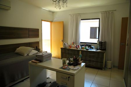 Casa à venda com 264m², 3 quartos e 4 vagasSuíte 1